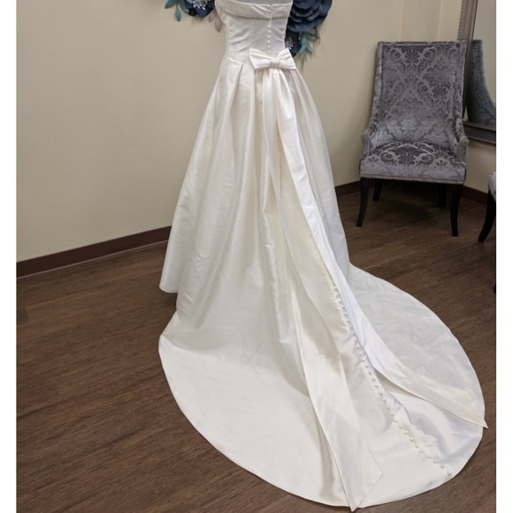 Christian Michele Wedding Dress Ball gown A Line Size 6 4 Bow Back strapless - Picture 6 of 8